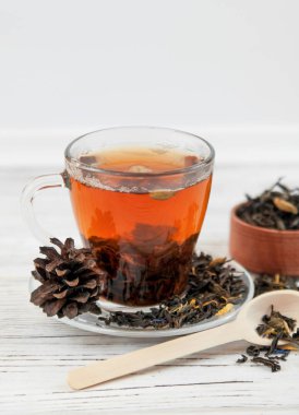 Scatered çay çay yaprakları. 