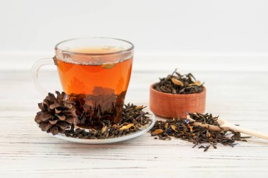 Scatered çay çay yaprakları. 