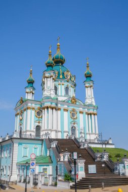 Kyiv, Ukrayna - 2 Mayıs 2020: St Andrew Kilisesi, güzel manzara.