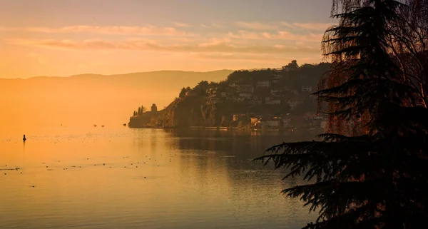 Solnedgang i Ohrid sentrum ... – stockfoto