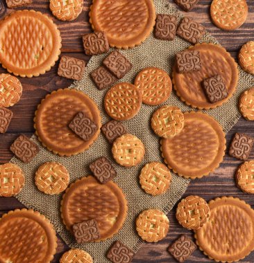 Kahvaltı, elmalı turta.