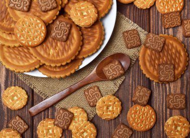 Kahvaltı, elmalı turta.