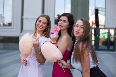 komik ve güzel kız