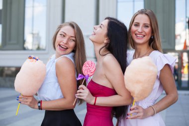 komik ve güzel kız