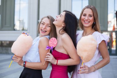 komik ve güzel kız