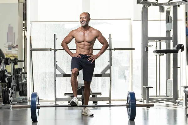 Stark Muskulös Skjorta Mogen Äldre Bodybuilding Idrottsman Med Skallig Grått — Stockfoto