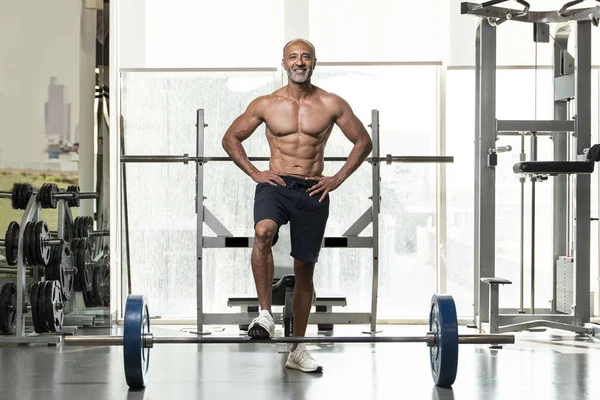 Stark Muskulös Skjorta Mogen Äldre Bodybuilding Idrottsman Med Skallig Grått — Stockfoto