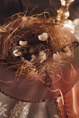 Tabaktaki yumurta yuvası