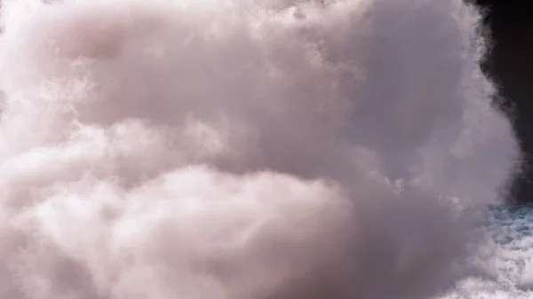 Białe chmury w niebieskim niebie 3d renderowania — Zdjęcie stockowe