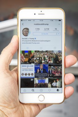 Wroclaw 'da. POLAND- 20 Ekim 2016: Donald Trumps Instagram hesabı Iphone 6 +,