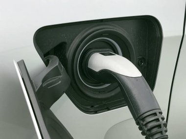 Elektrikli araç tıkalı içinde