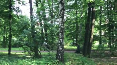 Kadın ve erkek üzerinde Bisiklete binmek