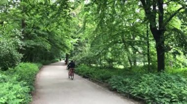 kadın Bisiklete binme