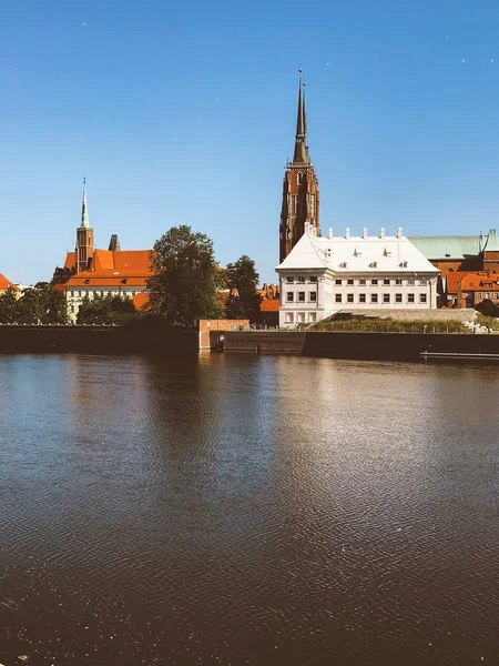 Pohled na Ostrow Tumski, Wroclaw, Polsko. — Stock fotografie