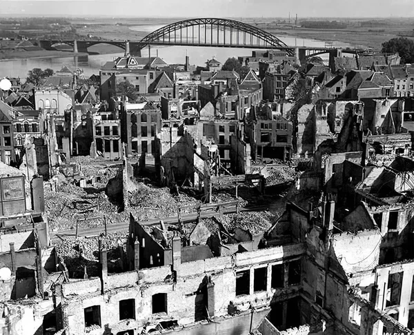 Nijmegen, Holland: Een brug te ver door Chester E Graham Tijdens de Holland operatie — Stockfoto