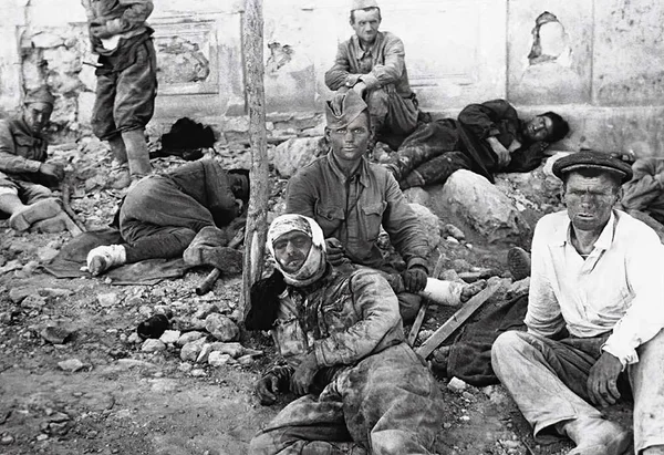 Prisioneiros de guerra soviéticos perto de Sebastopol em 1942 — Fotografia de Stock