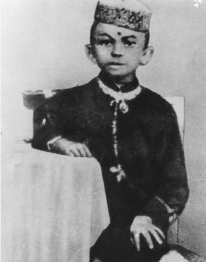 MOHANDAS MAHATMA GANDHI - Indian leader 1869-1948