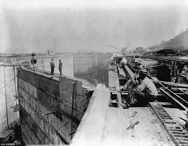 Panama Canal construction black and white vintage photograph — ストック写真