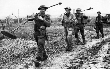 İkinci Dünya Savaşı 'nda İskoç askerleri. 