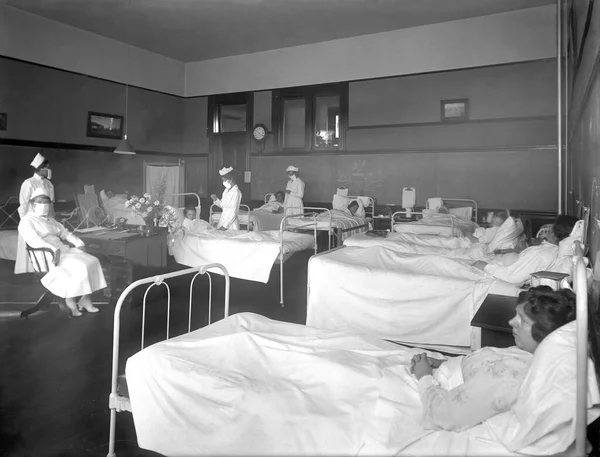 1918-1919. Una epidemia de "gripe española" se extendió por todo el mundo —  Fotos de Stock