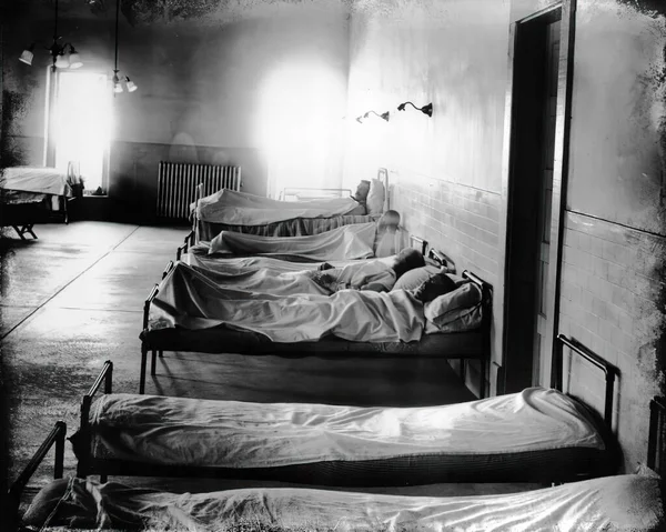 1918-1919. Uma epidemia de "gripe espanhola" espalhou-se por todo o mundo — Fotografia de Stock