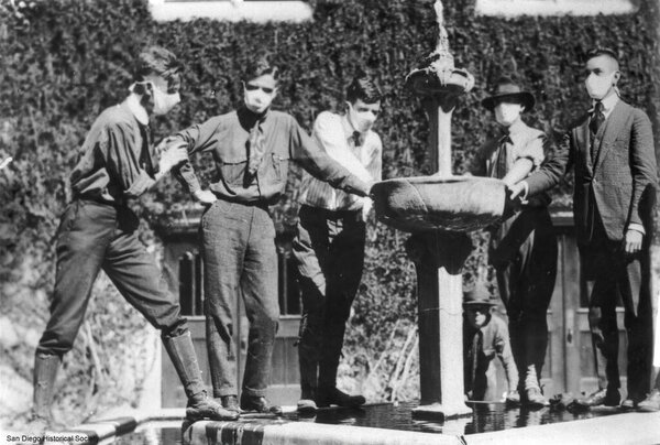 1918-1919 гг. По всему миру распространилась эпидемия "испанского гриппа"
