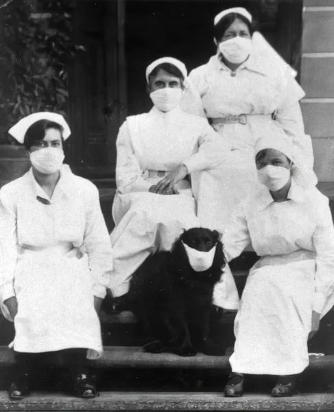 1918-1919. Μια επιδημία "Ισπανικής γρίπης" εξαπλώθηκε σε όλο τον κόσμο. — Φωτογραφία Αρχείου