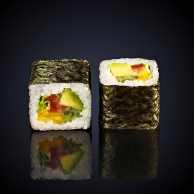 abogado roru rolls with avocado 