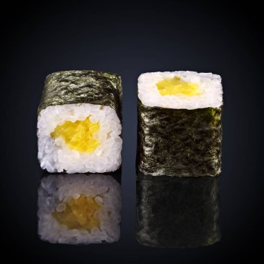 abogado roru rolls with avocado 