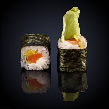 somon ve marul ile Baharatlı rulo 