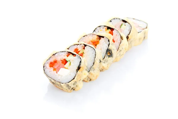 Hot Roll Tempura Royal, salmón, caviar de salmón, queso crema, aguacate — Foto de Stock