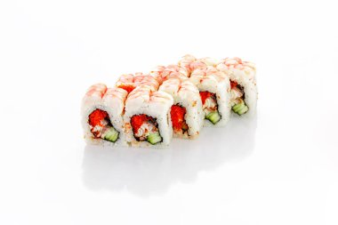 Rulo, karides, yılan balığı, salatalık, tobiko havyar