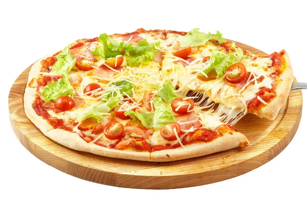 Pizza Carbonara, mozzarella, panna acida, uova, pancetta, lattuga, pomodoro fresco — Foto Stock