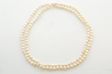 Bayan aksesuarlar, inci kolye