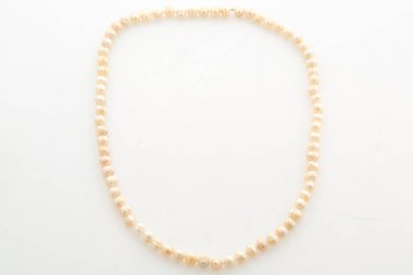 Bayan aksesuarlar, inci kolye