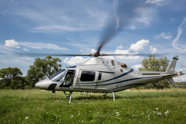 Vrtulník na startu — Stock fotografie