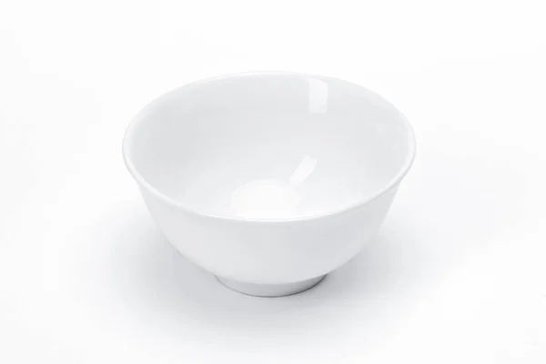 Σερβίτσια πορσελάνης κενό πρότυπο για σας σχεδιασμό, λευκό κεραμικό μπολ για σούπα λευκό φόντο — Φωτογραφία Αρχείου