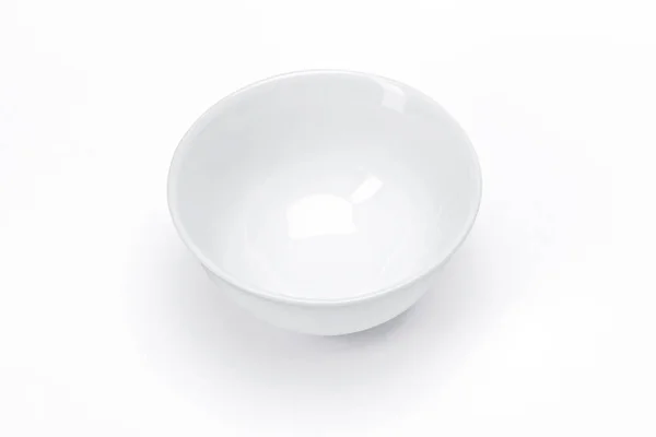 Plantilla en blanco vajilla de porcelana para su diseño, tazón de cerámica blanca para sopa fondo blanco — Foto de Stock