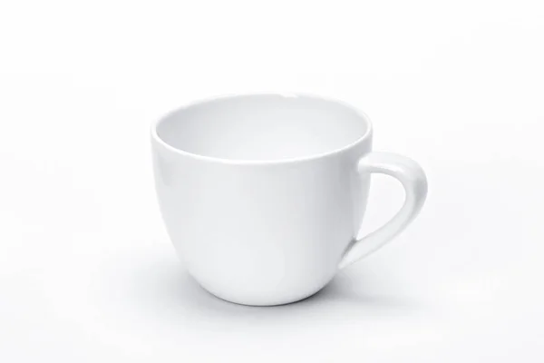 デザイン、白いセラミック ティーのマグカップ白背景用の空のテンプレート磁器食器 — ストック写真