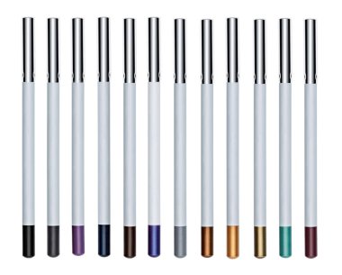 İzole makyaj beyaz arka plan için çok renkli kozmetik kalem kümesi