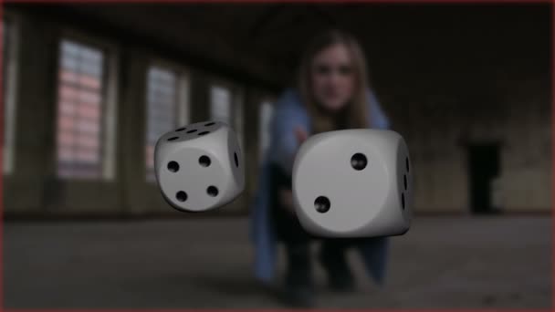 Woman playing dice — Stock Video