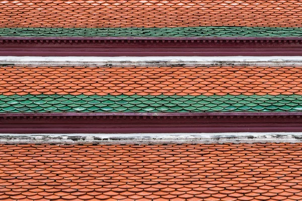 Arkitektonisk detalj av takpannor av wat phra kaew, templet emerald buddha, bangkok, thailand Stockbild