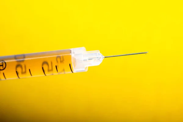 Düşürme kapaklı şırıngalar