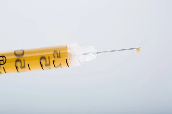 Düşürme kapaklı şırıngalar