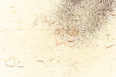 Klasik sarı arka plan. Aspen altın renginde kaba boyanmış bir duvar. Kusurlu altın renkli uçak. Süslenmemiş sarı renkli, dekoratif bir arka plan. Altın renginin dokusu. Süslü taş yüzeyi