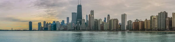 Chicago manzarası Panorama günbatımı Michigan Gölü ile