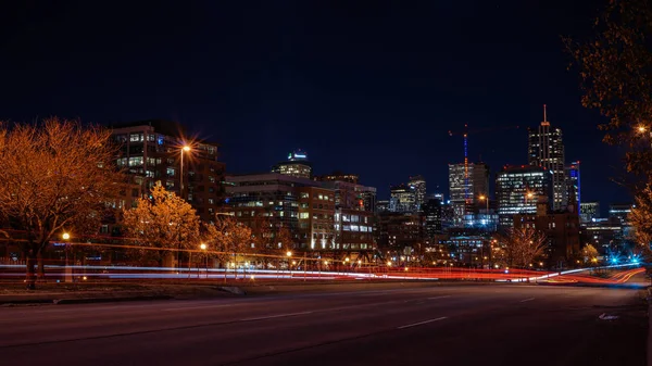 Denver Skyline à noite — Fotografia de Stock