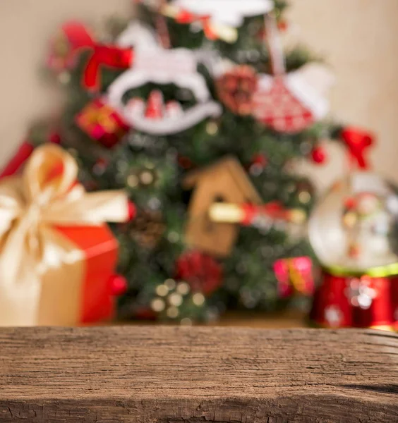クリスマス ツリーの贈り物とシーン — ストック写真