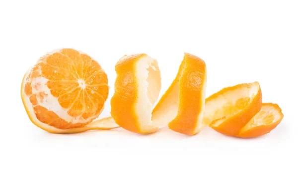 Piel pelada naranja aislado fondo blanco —  Fotos de Stock