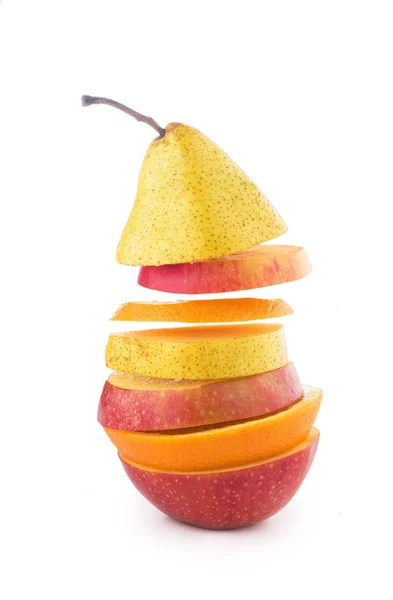 Pływające plastry owoców: jabłka, gruszki, pomarańczowy — Zdjęcie stockowe